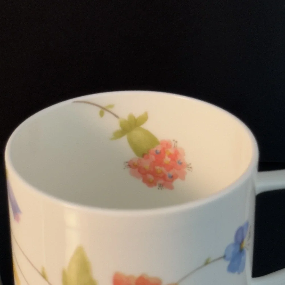 Cups‎ vtg1974 just flowers Mikasa bone china narumi japan set of 2